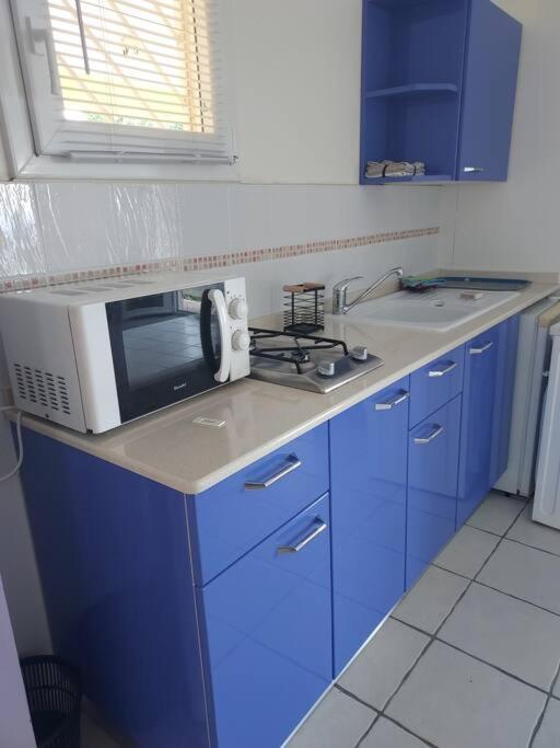 Grand Studio En Bas De Villa Avec Vue Sur Mer Au Carbet Le Carbet Ngoại thất bức ảnh